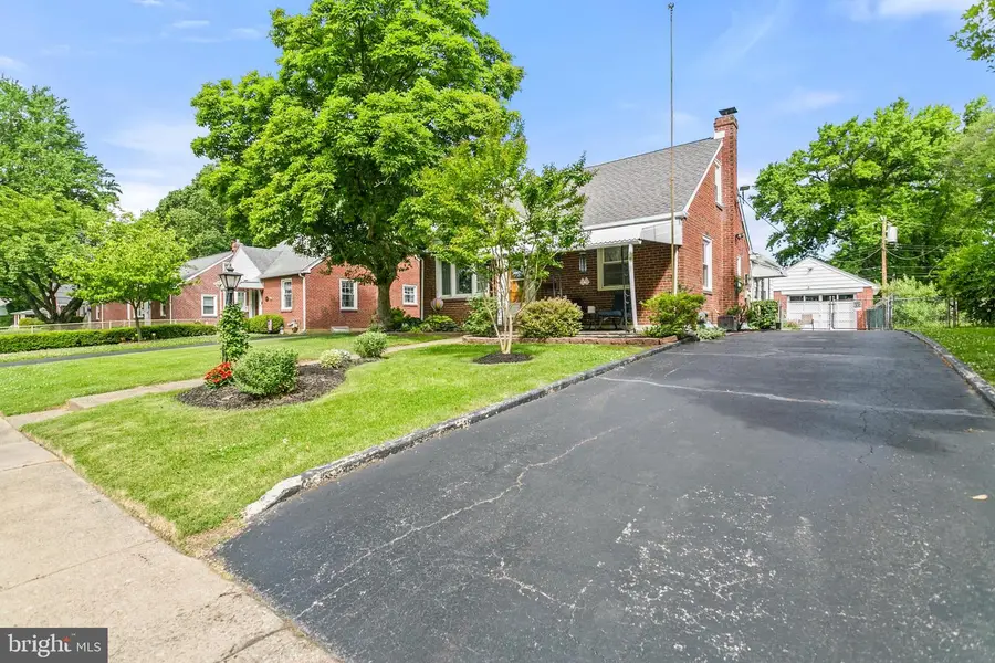 117 W Wayne Ave, Aldan, PA 19018 - #2