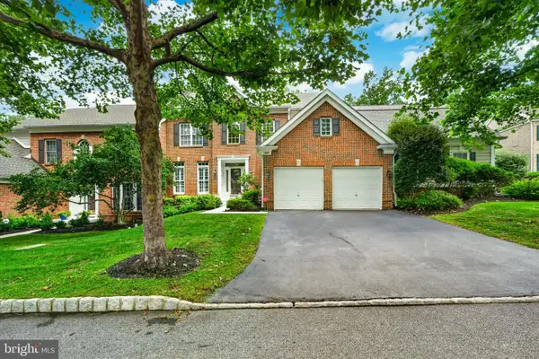 125 Camelot Ln, NEWTOWN SQUARE, PA 19073