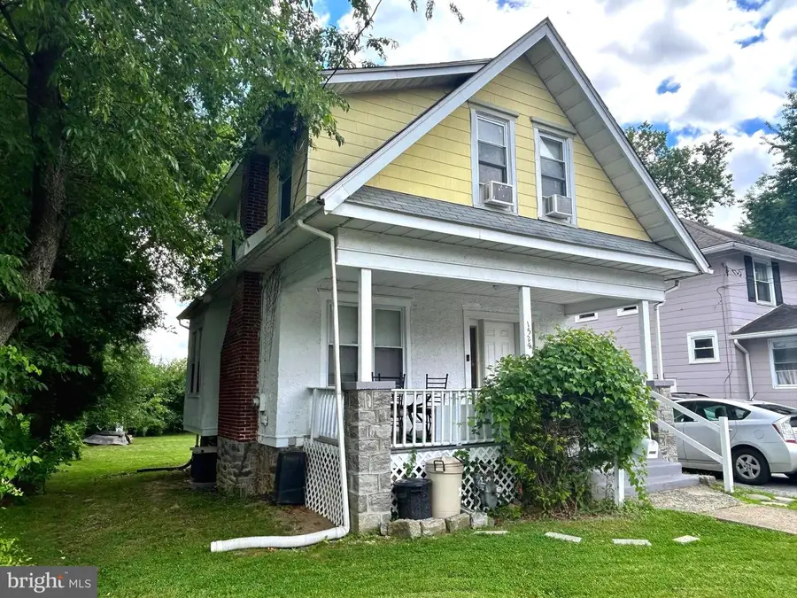 1525 Elmwood Ave, Folcroft, PA 19032 - #2