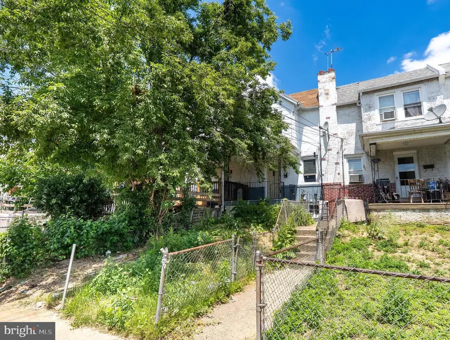 7023 Clover Ln, Upper Darby, PA 19082 - #2
