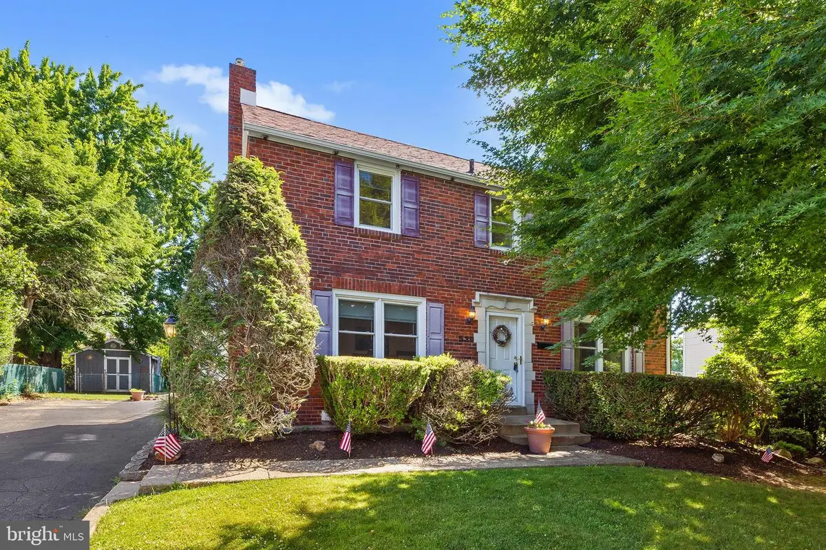 539 E Scenic Rd, Springfield, PA 19064 - #1