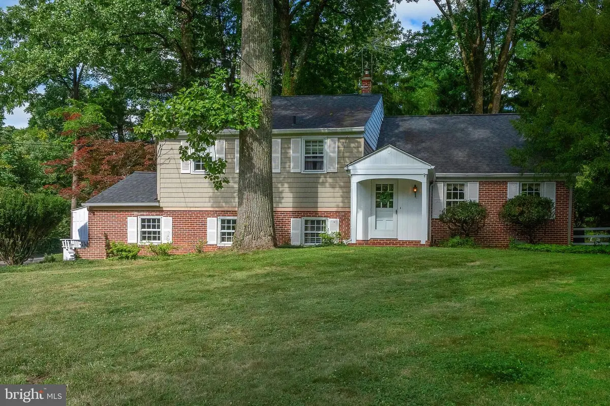 302 Earles Ln, Newtown Square, PA 19073 - #1