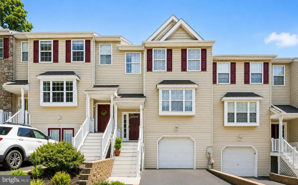 16 Linda Ln, Aston, PA 19014 - #1