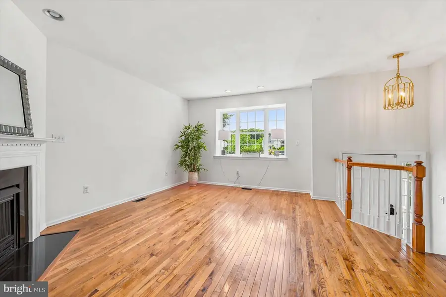 16 Linda Ln, Aston, PA 19014 - #2
