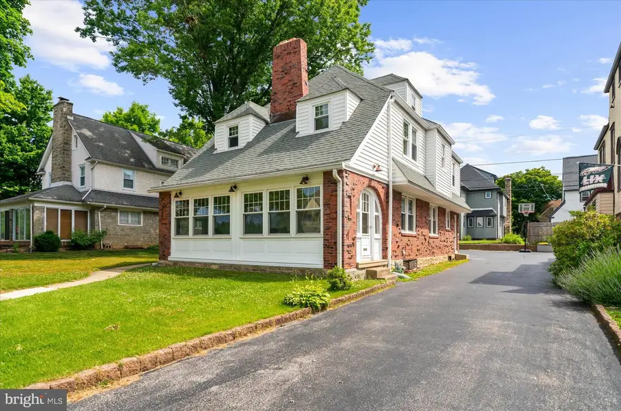 1041 Blythe Ave, Drexel Hill, PA 19026 - #2