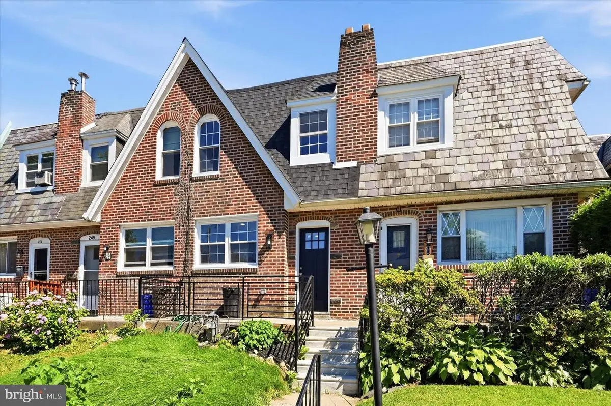 247 N Linden Ave, Upper Darby, PA 19082 - #1