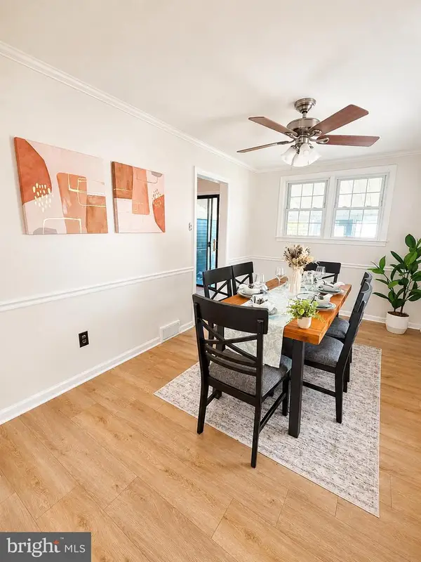 317 S Sloan St, CRUM LYNNE, PA 19022