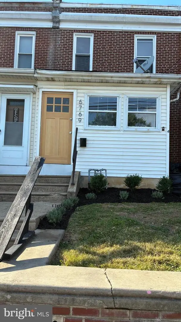 6769 Perry Ave, Upper Darby, PA 19082 - #1