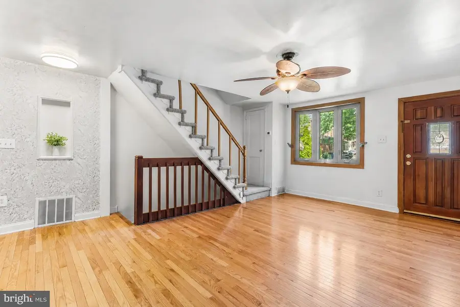 390 Glen Cove, Collingdale, PA 19023 - #3