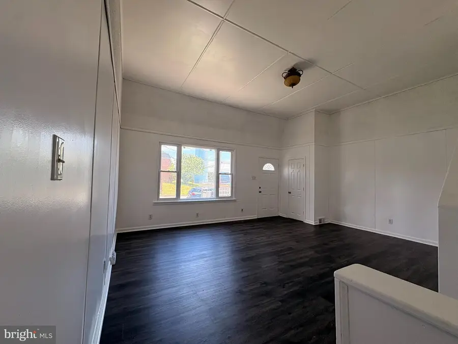 1402 Cosgrove St, Marcus Hook, PA 19061 - #2