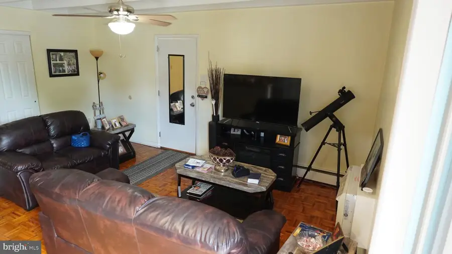 100 E Glenolden Ave #d-7, Glenolden, PA 19036 - #3