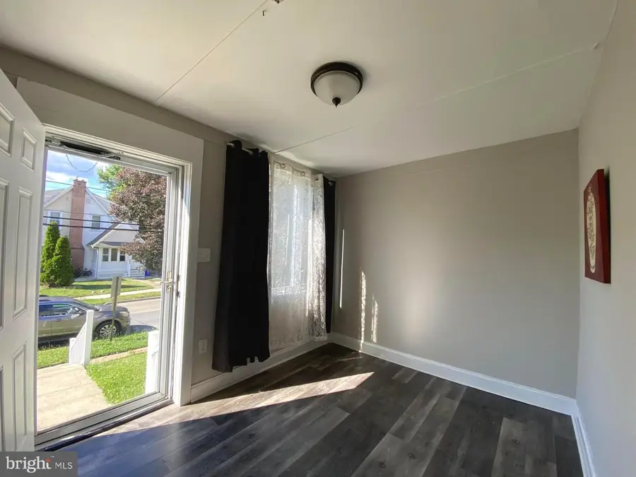 746 16th Ave, Prospect Park, PA 19076 - #3