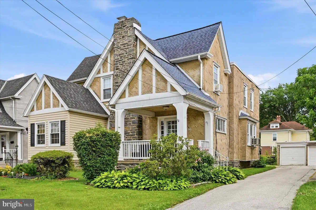 200 W Plumstead Ave, Lansdowne, PA 19050 - #1