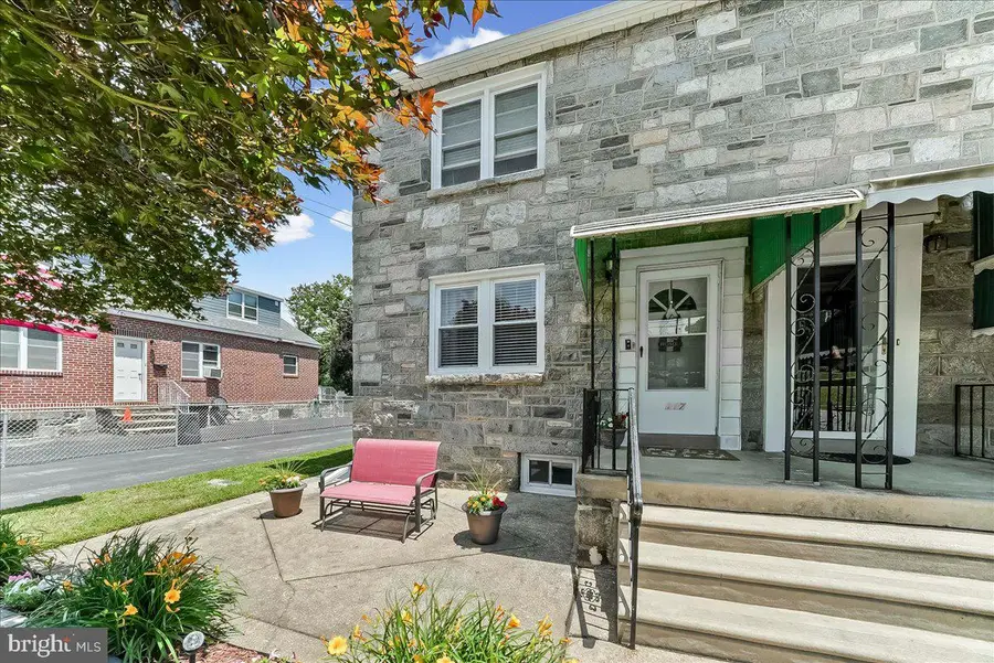 117 N Church St, Clifton Heights, PA 19018 - #2