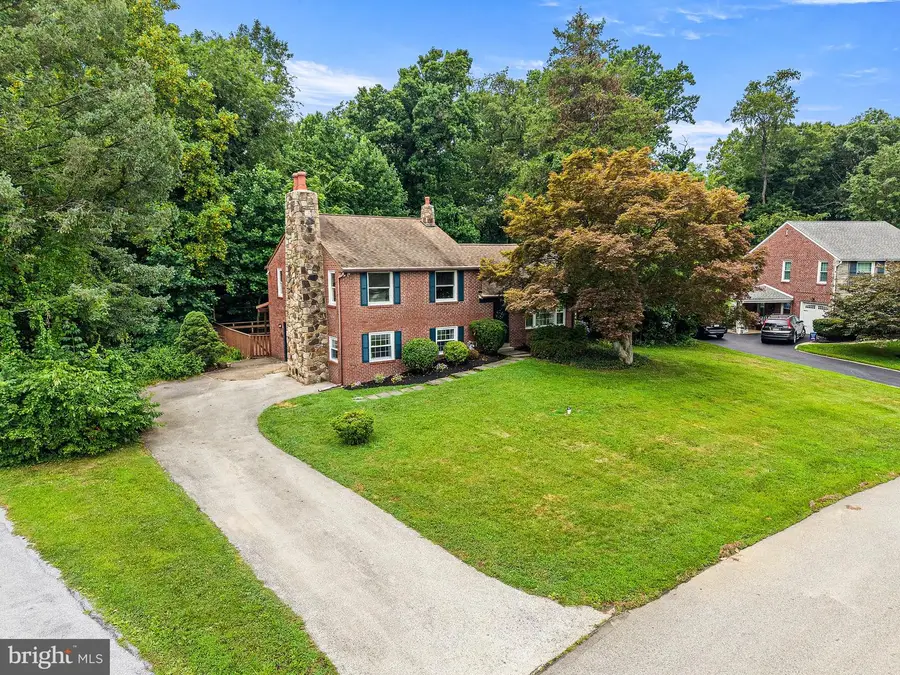 109 Westminster Dr, Wallingford, PA 19086 - #2