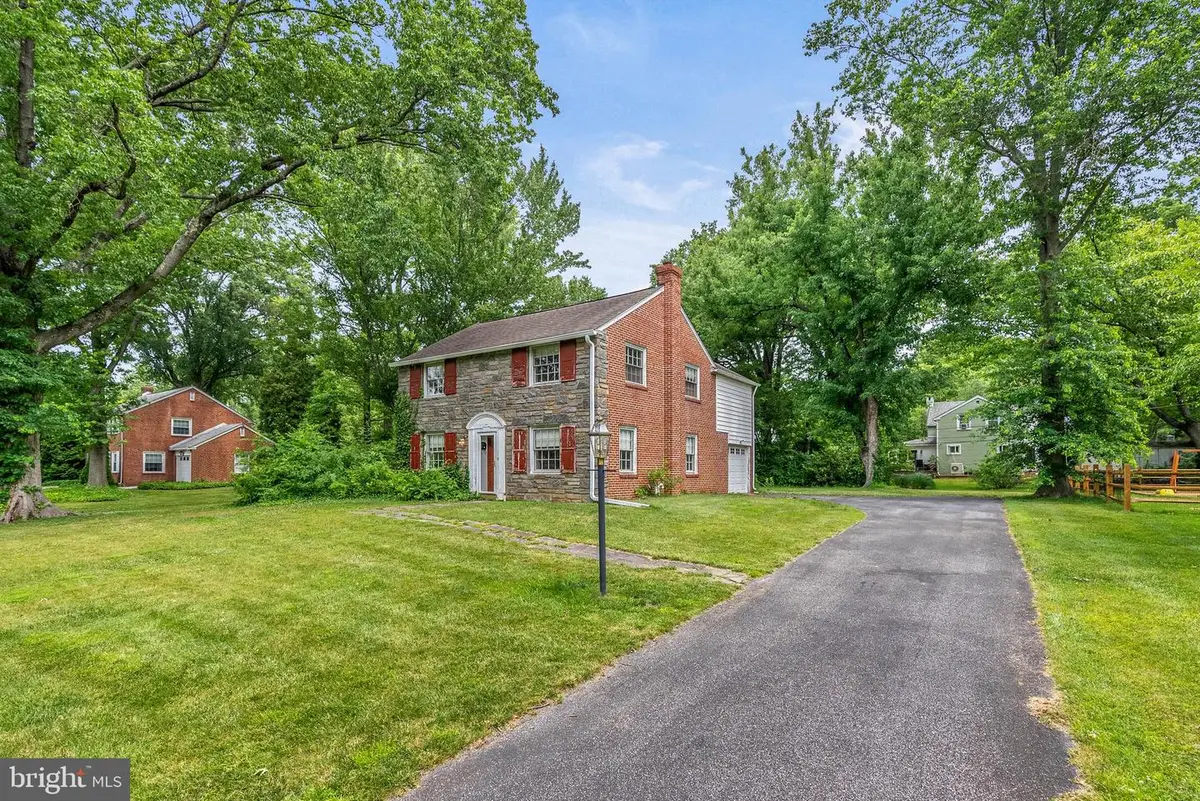 402 Hawthorne Rd, Wallingford, PA 19086 - #1