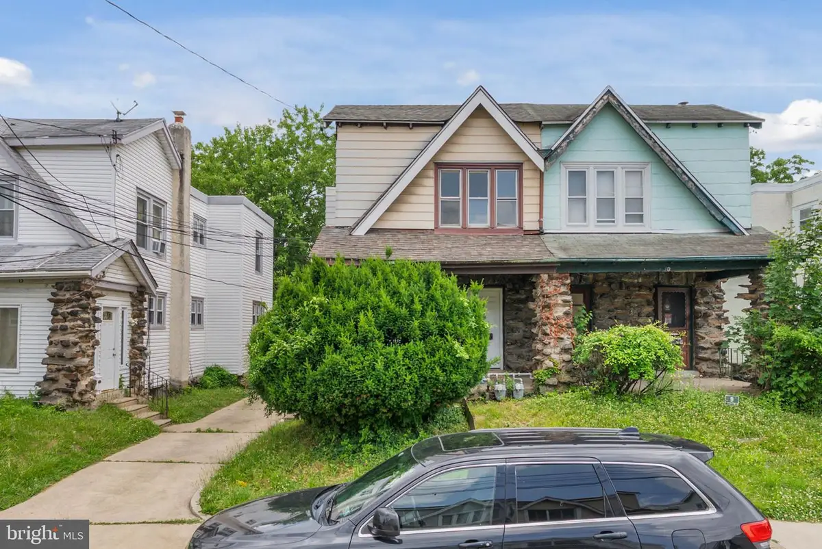 11 Oakley Rd, Upper Darby, PA 19082 - #1