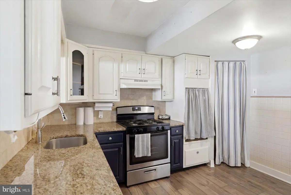 355 Hibbs Ave, Glenolden, PA 19036 - #1