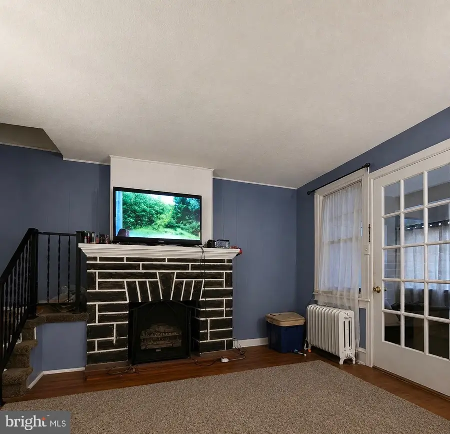 221 Ardmore Ave, Upper Darby, PA 19082 - #2