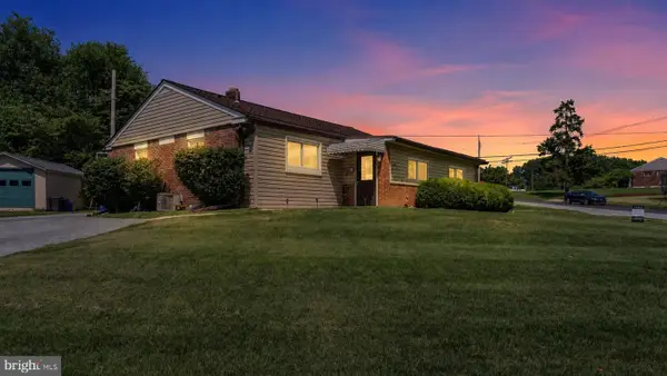 2220 Baldwin Run Dr, ASTON, PA 19014