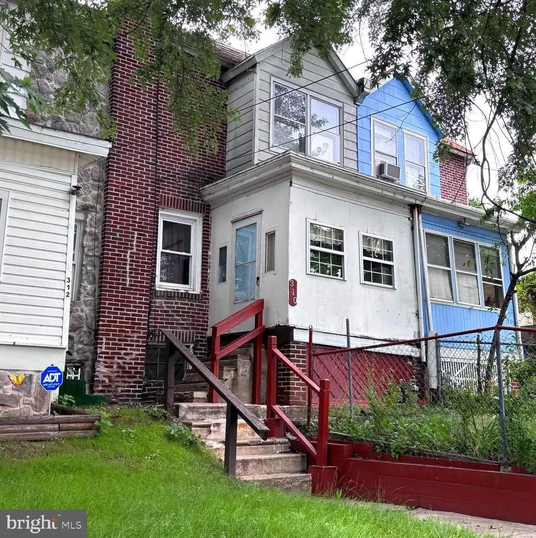 310 W 15th St, Chester, PA 19013 - #1