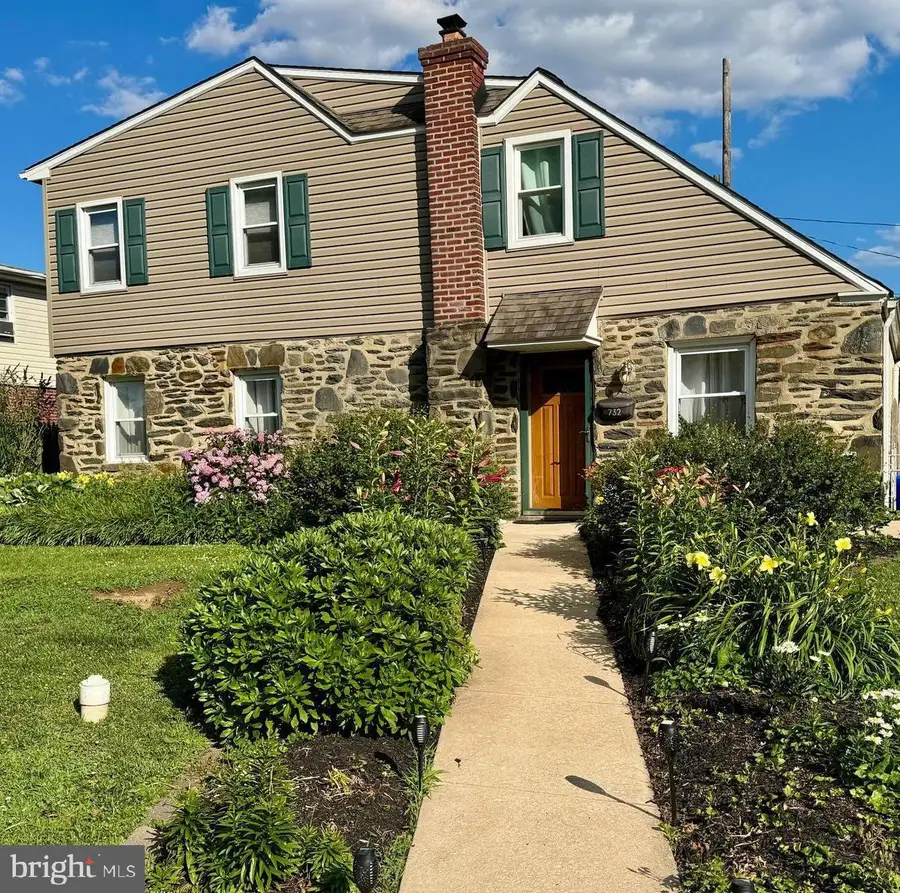 732 Cricket Ln, Aldan, PA 19018 - #2