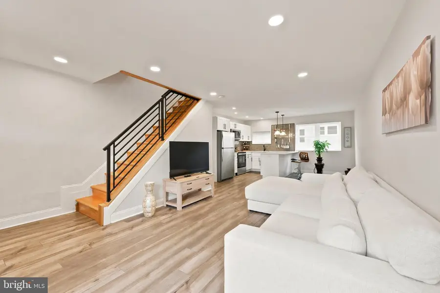 7135 Clover Ln, Upper Darby, PA 19082 - #2
