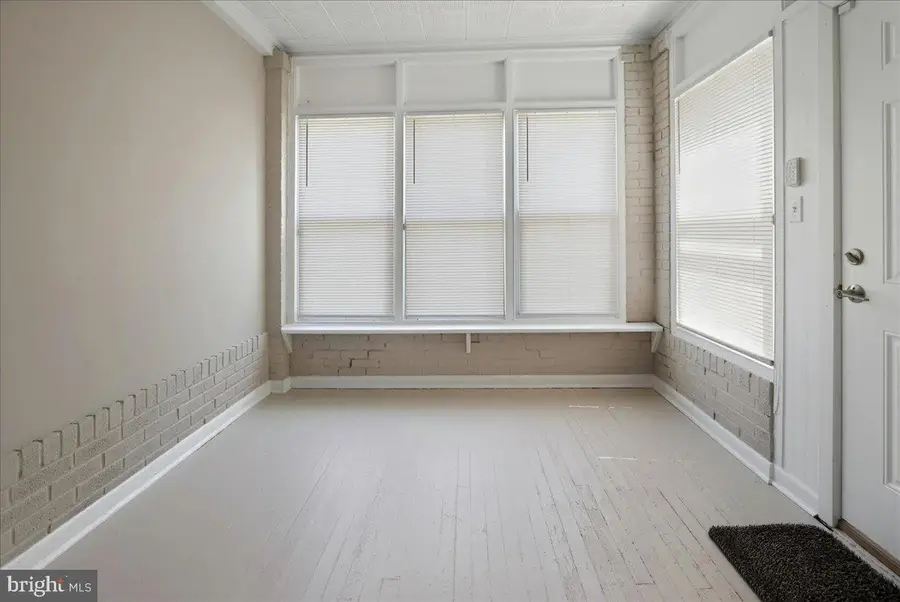 342 Huntley Rd, Upper Darby, PA 19082 - #3