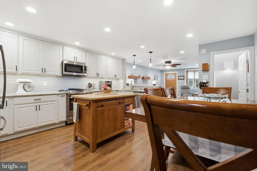 1084 Cedarwood Rd, Glenolden, PA 19036 - #3