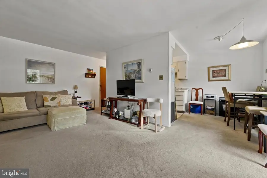 412 N Wayne Ave #208, Wayne, PA 19087 - #3