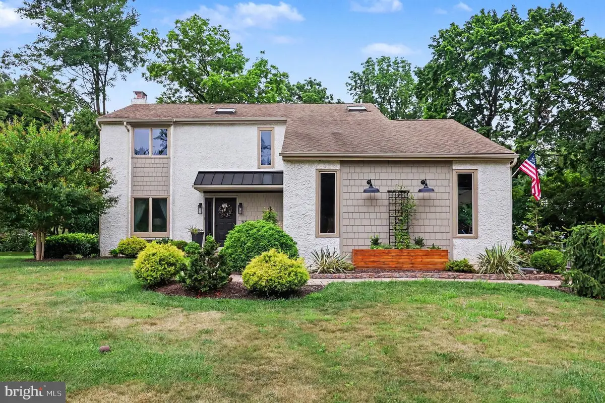 25 E Knowlton Rd, Media, PA 19063 - #1