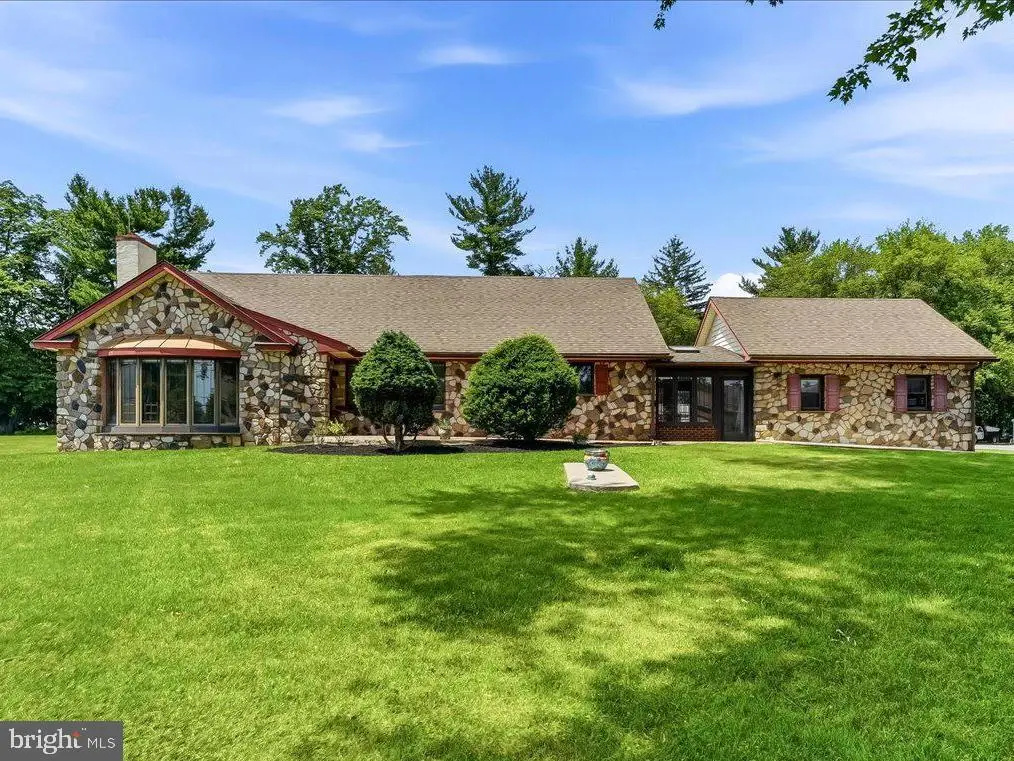 2732 Old Cedar Grove Rd, Broomall, PA 19008 - #1