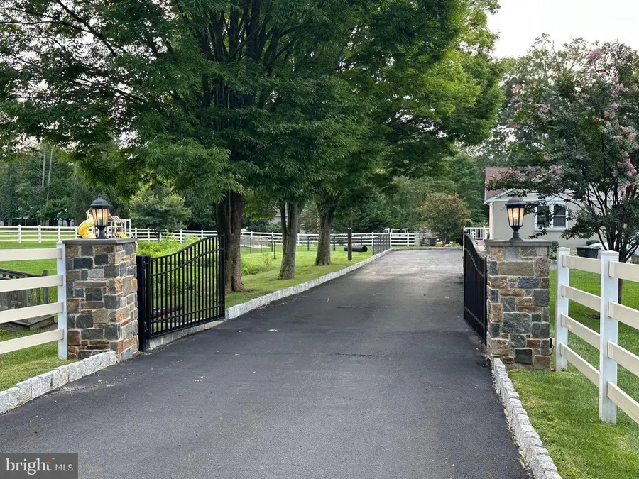 3190 Foulk Rd, Garnet Valley, PA 19060 - #3