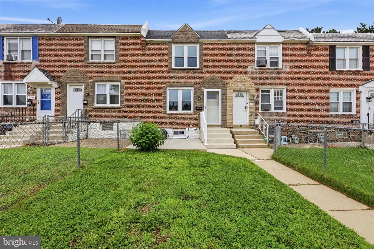 205 W Washington Ave, Clifton Heights, PA 19018 - #1