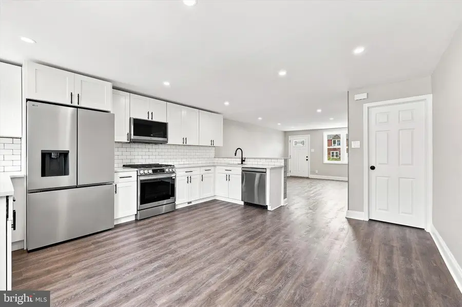 205 W Washington Ave, Clifton Heights, PA 19018 - #3