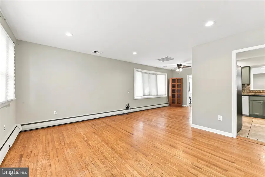 3060 Pancoast Ave, Aston, PA 19014 - #3