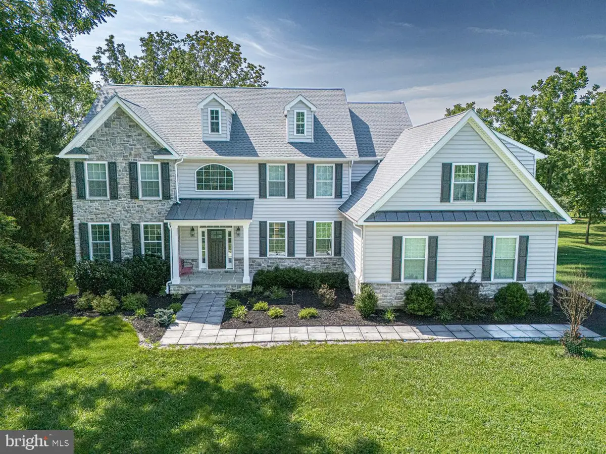 542 Smithbridge Rd, Glen Mills, PA 19342 - #1
