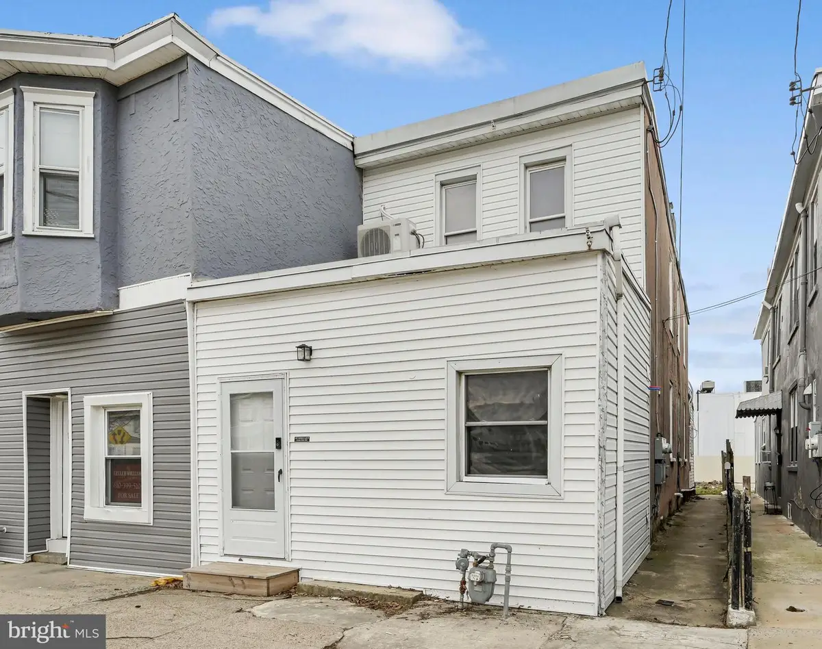 402 Market St, Marcus Hook, PA 19061 - #1
