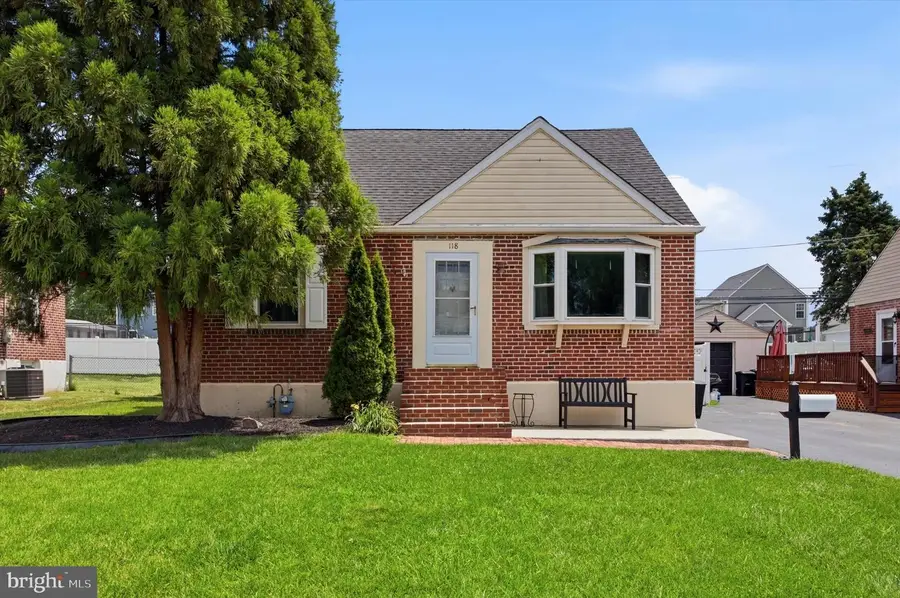 118 9th Ave, Folsom, PA 19033 - #2