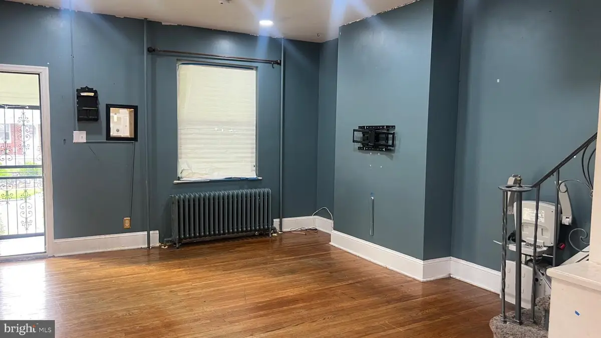 227 Ardmore Ave, Upper Darby, PA 19082 - #1