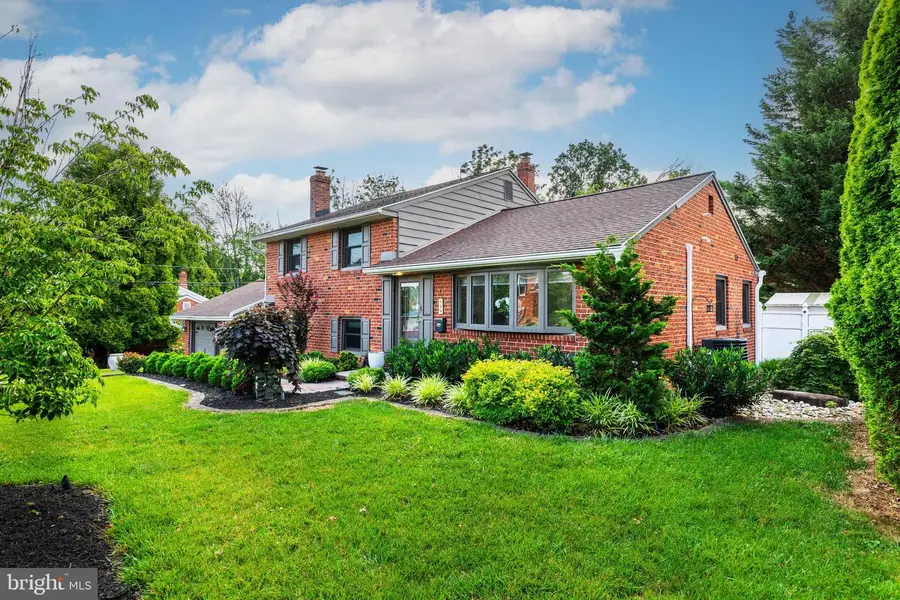 609 Hillside Ave, Brookhaven, PA 19015 - #2