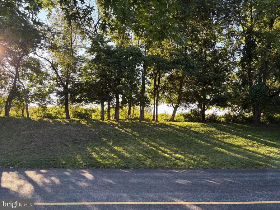 1601 Country Club Dr, Springfield, PA 19064 - #3