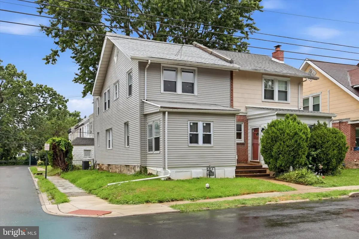 216 Woodlawn Ave, Collingdale, PA 19023 - #1