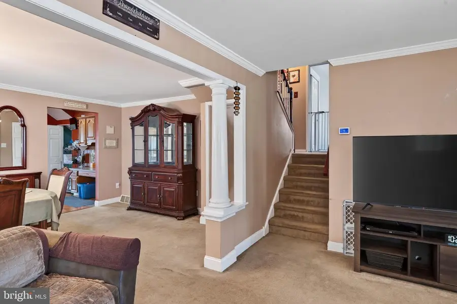 357 Swanage Dr, Broomall, PA 19008 - #3