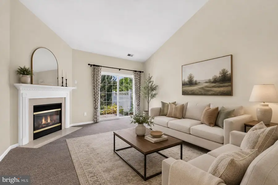 18 Dresner Cir, Upper Chichester, PA 19061 - #2
