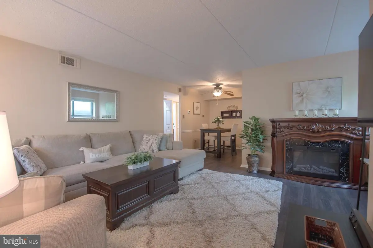 6106 Hilltop Dr #16, Brookhaven, PA 19015 - #1