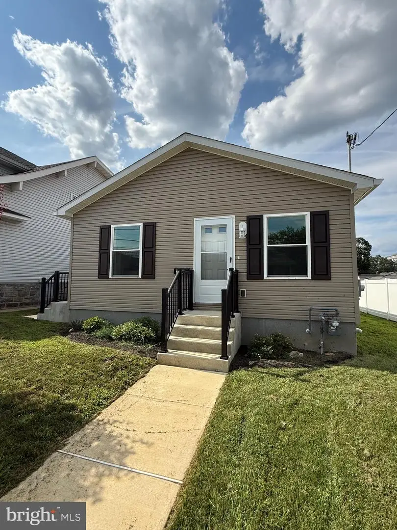 2329 E Macdade Blvd, Folsom, PA 19033 - #1