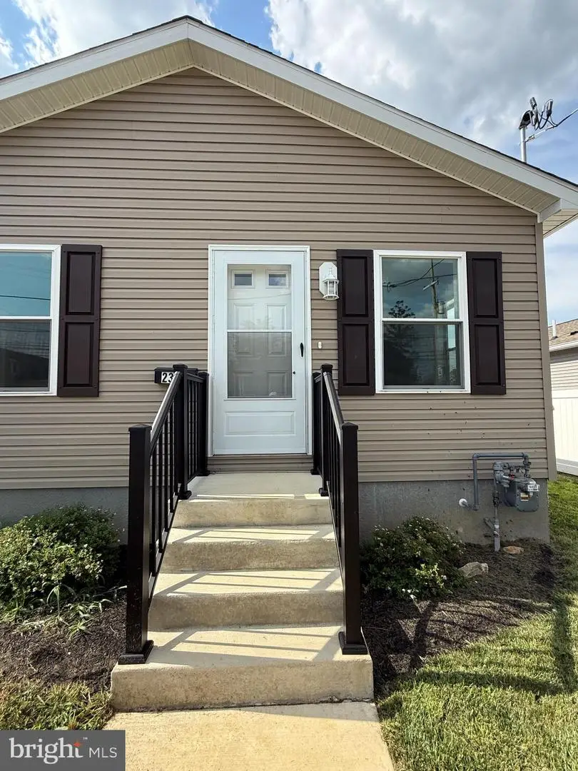 2329 E Macdade Blvd, Folsom, PA 19033 - #2
