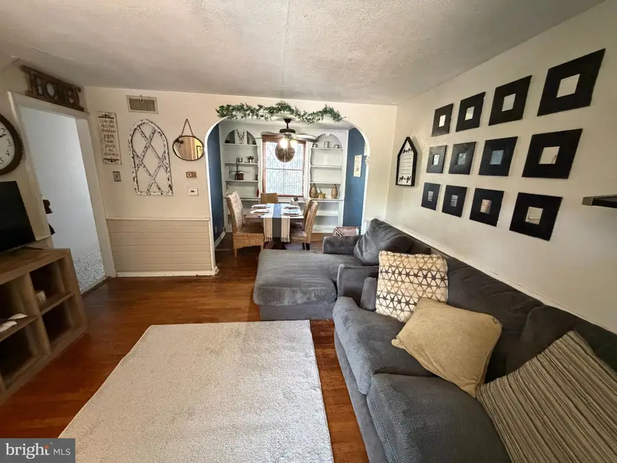 302 Springton Rd, Upper Darby, PA 19082 - #3
