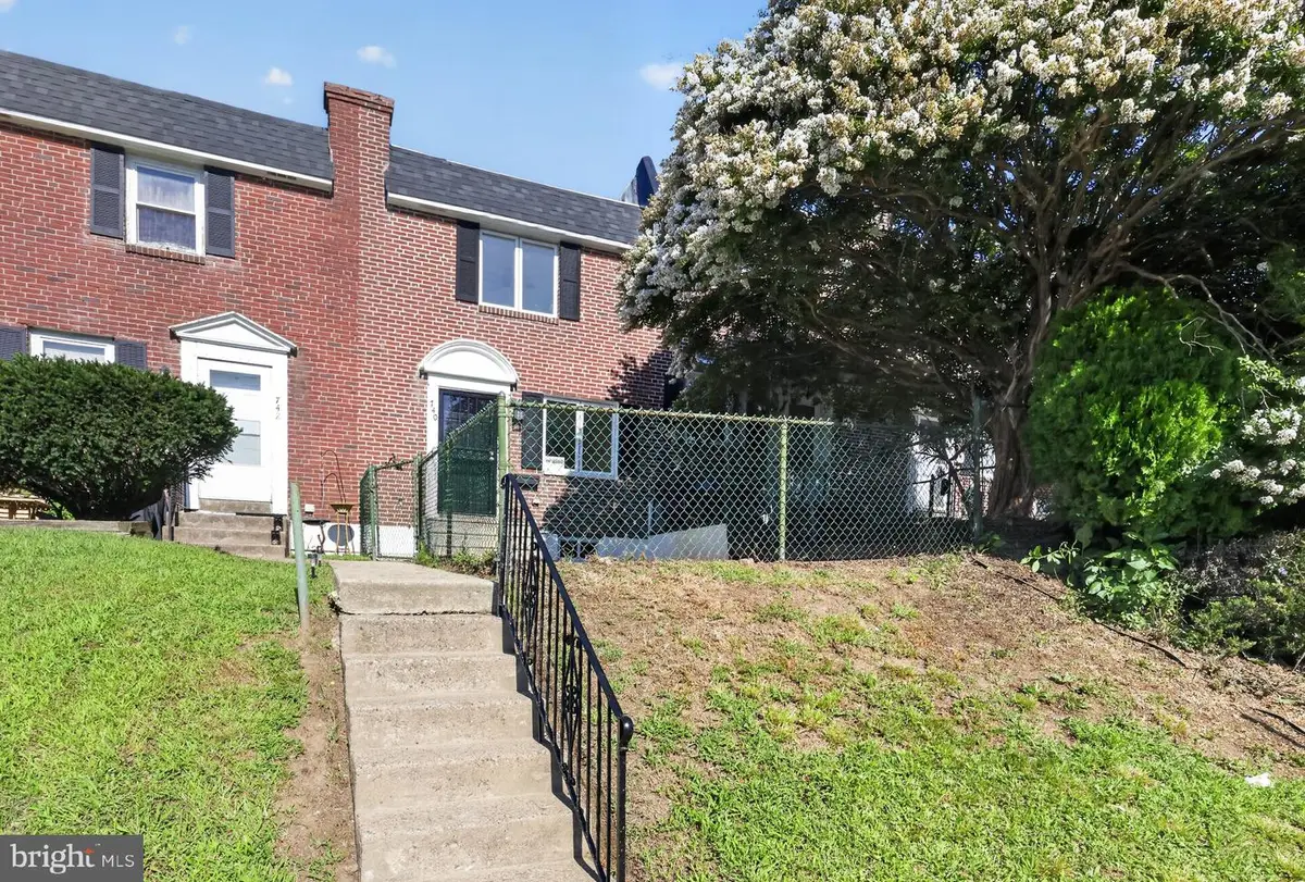 740 Taylor Dr, Folcroft, PA 19032 - #1